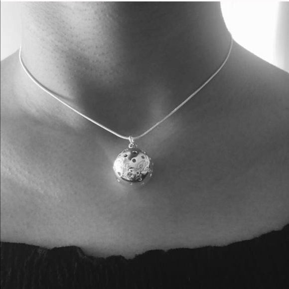 ✨ 925 Sterling Silver Ball Necklace ✨ - Picture 2 of 5